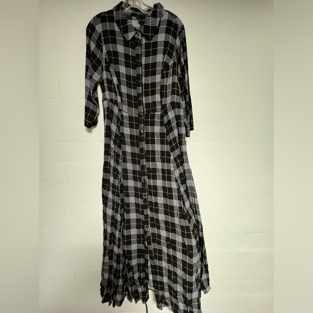 Torrid Maxi dress button down rayon challis plaid black w white & yellow 0/12